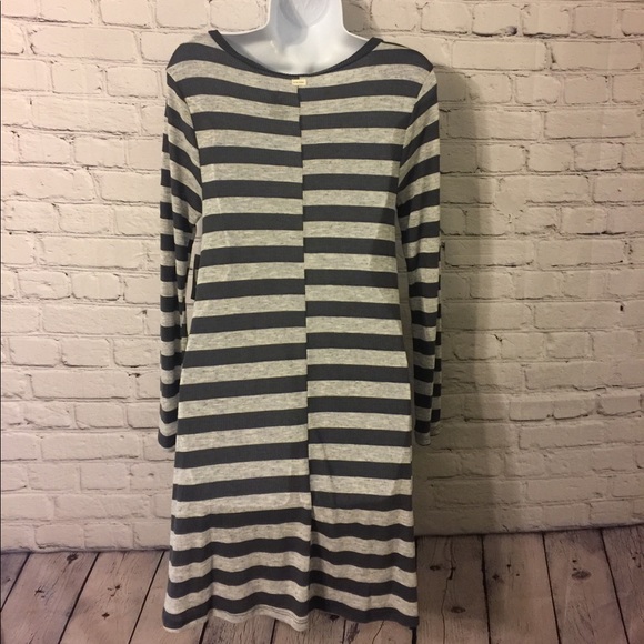 🐞🐞🐞 Volcom Navy and gray striped v neck dress XS - Picture 7 of 11